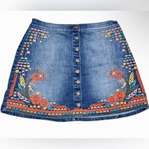 Sneak Peek Women’s size M Indigo Denim Skirt